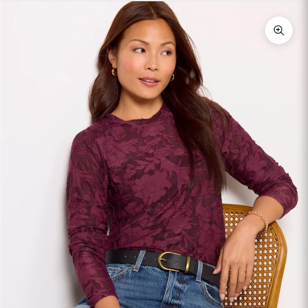 Evereve lacy floral shirt